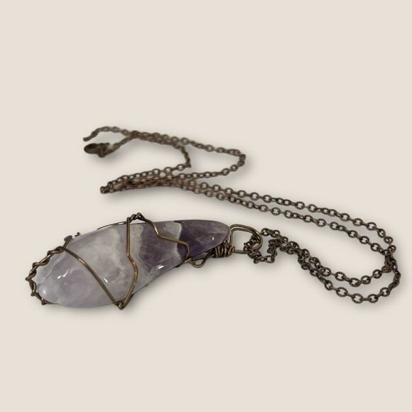 Large amethyst stone pendant, copper wire wrapped - Picture 5 of 7